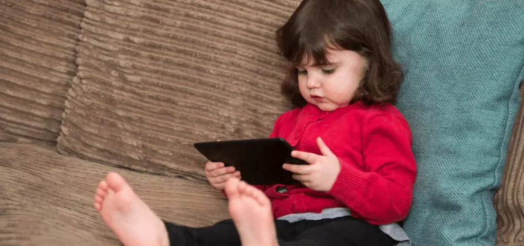 toddler watching shows on tablet